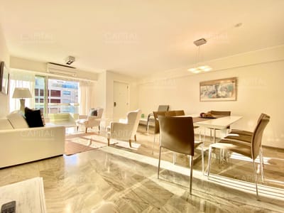 Apartamento de tres dormitorios en venta Punta del Este