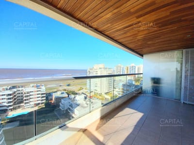 Alquiler Apartamento de tres dormitorios con vista al Mar en Playa Brava