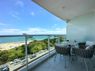 Apartamento de tres dormitorios en suites en Paramount Smart Tower en Alquiler