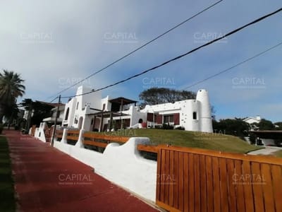 Casa en Venta Puerto de Punta del Este Península Frente al Mar Playa Mansa