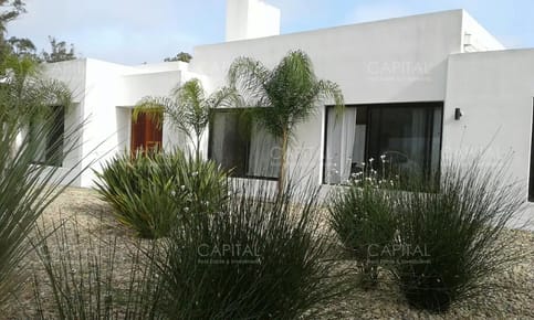 Casa de dos dormitorios, en la Barra en Alquiler