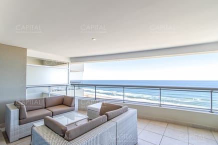 Torre lobos de tres dormitorios y dependencia de servicio en venta, Playa Brava