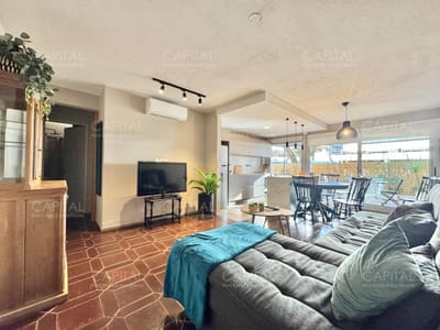 Apartamento de dos dormitorios en alquiler anual, Punta del Este.