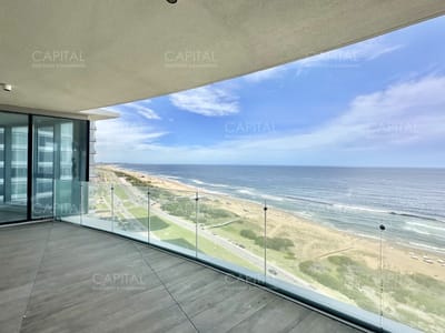Apartamento primera linea de tres dormitorios. Punta del Este - Trump Tower en Venta