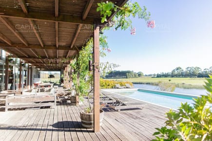 Venta de Chacra con Casa en La Barra de Punta del Este