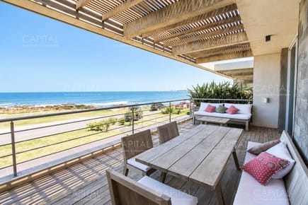 Duplex frente al mar en La Barra con espectacular vista al mar