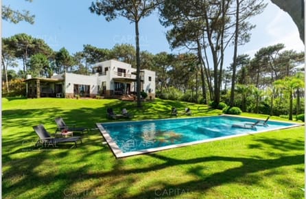 Excelente residencia en Montoya con piscina a metros de la Playa