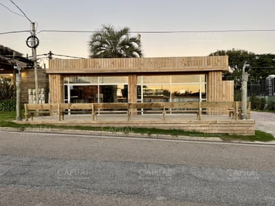 Manantiales local comercial a 50 mts de Bikini Beach