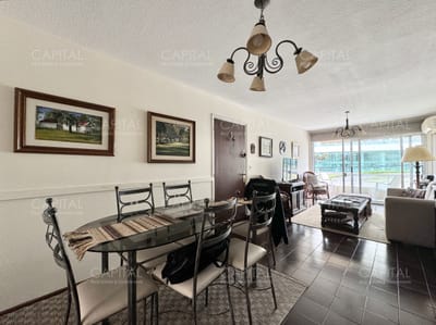 Apartamento de dos dormitorios en playa mansa, Punta del Este