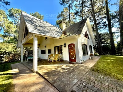 Casa a la venta en Pinares de 3 dormitorios