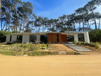 Excelente casa moderna en venta en Reserva Montoya