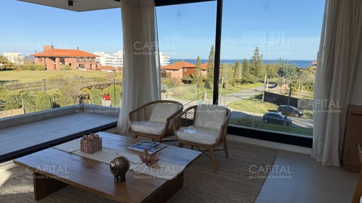 Apartamento en venta de 2 dormitorios y 2 baños, Rincón del Indio, Playa Brava,  Punta del Este.