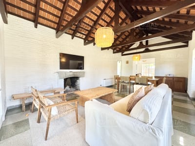 Casa en Alquiler de Tres Dormitorios en Playa Mansa