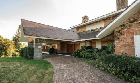 Mansion en Venta en Playa Mansa Punta del Este
