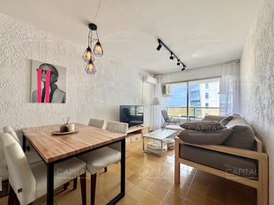 Apartamento de dos dormitorios en alquiler en primera linea, Playa Brava, Punta del Este