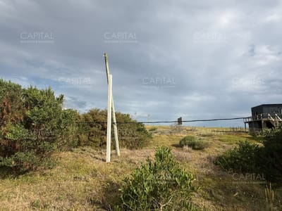 Terreno esquinero en venta en Santa Mónica