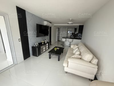 Apartamento en Alquiler de 1 dormitorio y medio en Playa Mansa frente al mar