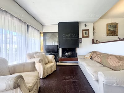 Apartamento de 3 dormitorios,a, a pocos metros del puerto para alquiler de temporada.