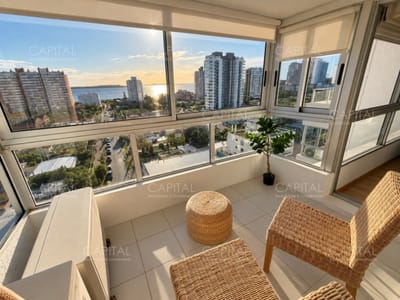 apartamento 3 dormitorios con vista a playa mansa en alquiler