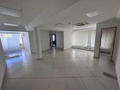 EN ALQUILER OFICINA DE 150 M2 EN RECOLETA, ASUNCION