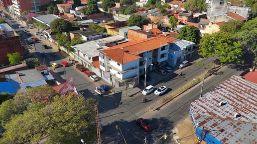 Edificio En Venta En El Barrio Pettirossi – Asunción, Con Rentabilidad Activa