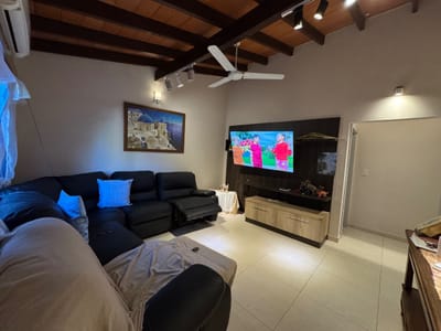 VENDO CASA 2 DORMITORIOS EN MBACHIO, LAMBARÉ