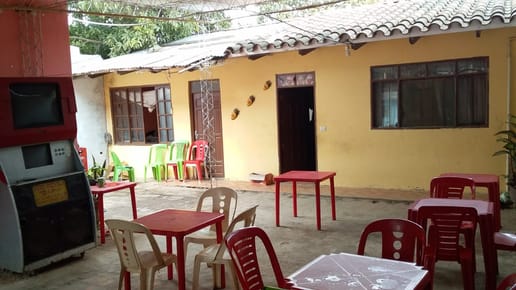 VENDO CASA DE OCASIÓN SERCA A LA PLAZA DEL MECHERO