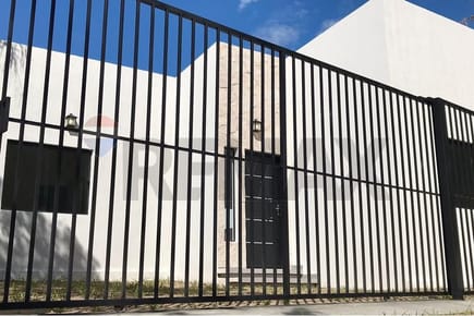 En Venta Casa a Estrenar a una Cuadra de Av Neuman