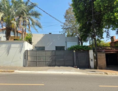 Casa 5 dorm. sobre Av. Gral. Santos | Las Mercedes