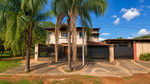 Hermosa Casa en Campo Grande Luque