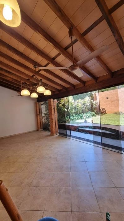 VENDO CASA DE 3 DORMITORIOS BARRIO MBURUCUYA ASUNCIÓN