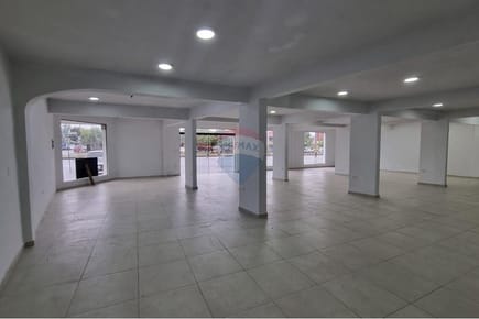 ESPACIOSO LOCAL COMERCIAL EN LOMA PYTÁ 
