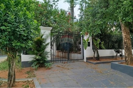 Vendo casa zona del Yacht ,  Lambare