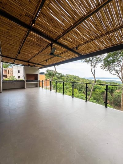 VENDO CASA DE 5 DORMITORIOS EN SAN BERNARDINO - ZONA LA SUIZA