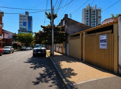 VENDO CASA SOBRE AYOLAS EN EL CENTRO DE ASUNCION