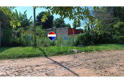Terreno de 450 m2 en San Lorenzo Villa Del Maestro