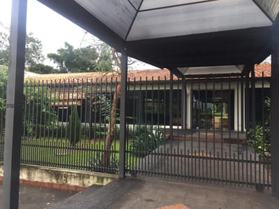 Vendo imponente casa quinta en Areguá 