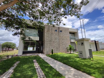CASA EN VENTA NUEVA AV. BANZER