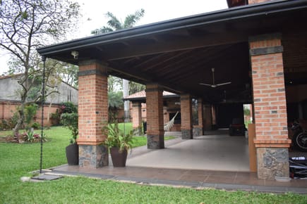 VENDO HERMOSA RESIDENCIA  A CUADRAS DEL COLEGIO SEK