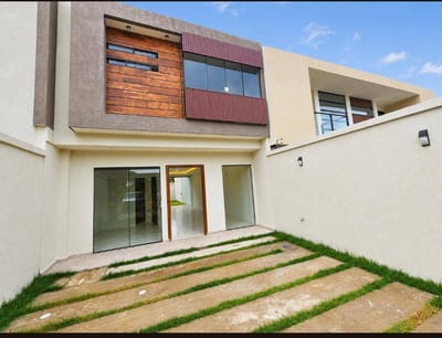 CASA  ESTRENAR EN REMANSO