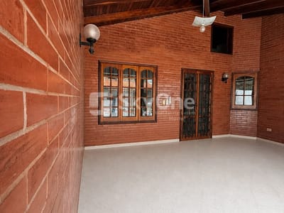 ALQUILO CASA EN YCUÁ SATÍ – ASUNCIÓN