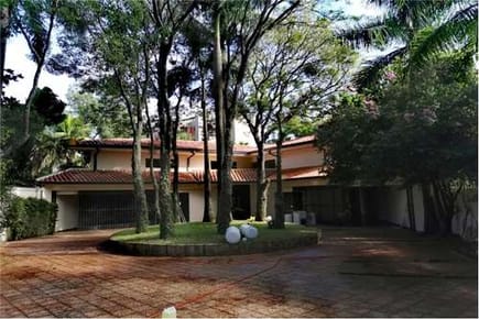 VENTA DE RESIDENCIA LUJOSA EN LOS LAURELES