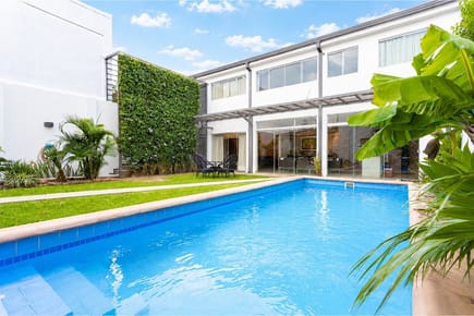 ¡EN VENTA! Amplia residencia familiar en Villa Aurelia