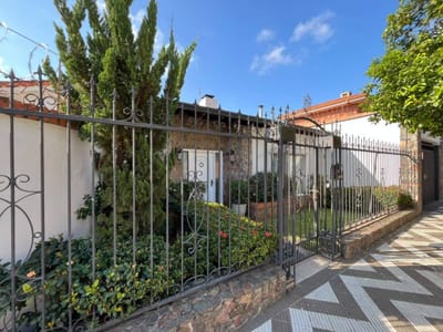  EN VENTA CASA EN BARRIO MBURICAO