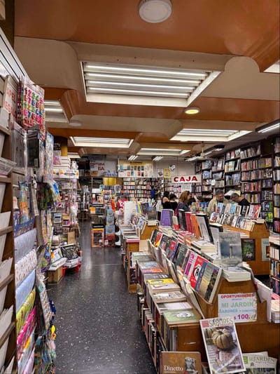 Se alquila importante Local Comercial en Centro en 18 de julio
