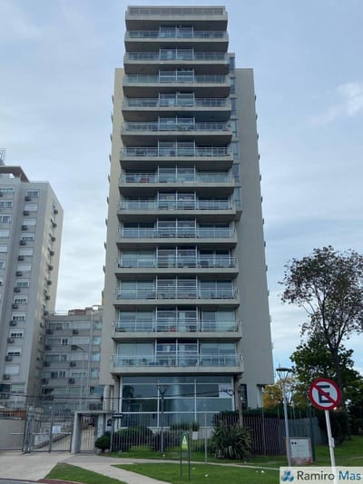 Apartamento en venta c/ cochera en Malvin