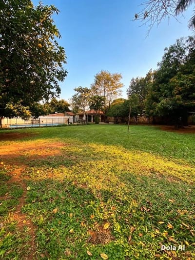 VENDO AMPLIA PROPIEDAD EN FERNANDO DE LA MORA ZONA SUR
