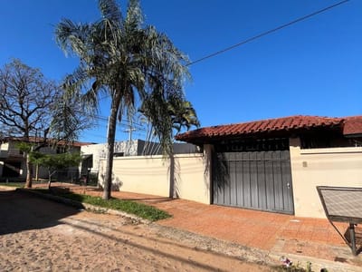 VENDO CASA CON LOCAL COMERCIAL EN FERNANDO DE LA MORA ZONA NORTE