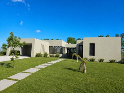 Viñedos De La Tahona - Excelente Ubicación, Una Planta, Piscina
