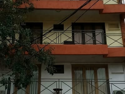 ¡Venta de Edificio con 6 Departamentos + Local Comercial!